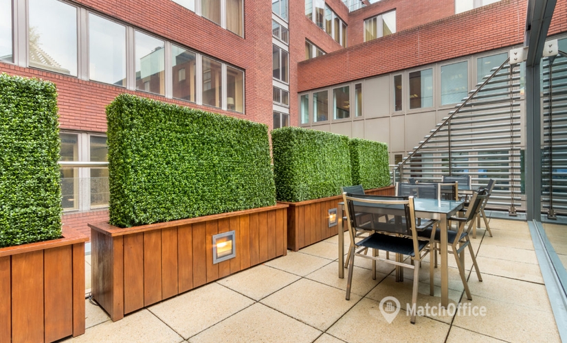 Join comfortable a 10 m² Co-working in City of London, Dover Street 48 (W1S 4FF) - 3 | MatchOffice