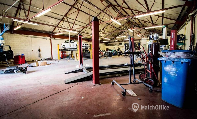 300 m² Commercial warehouse rental in Glasgow, 16 (G32 6AF) - 1 | MatchOffice