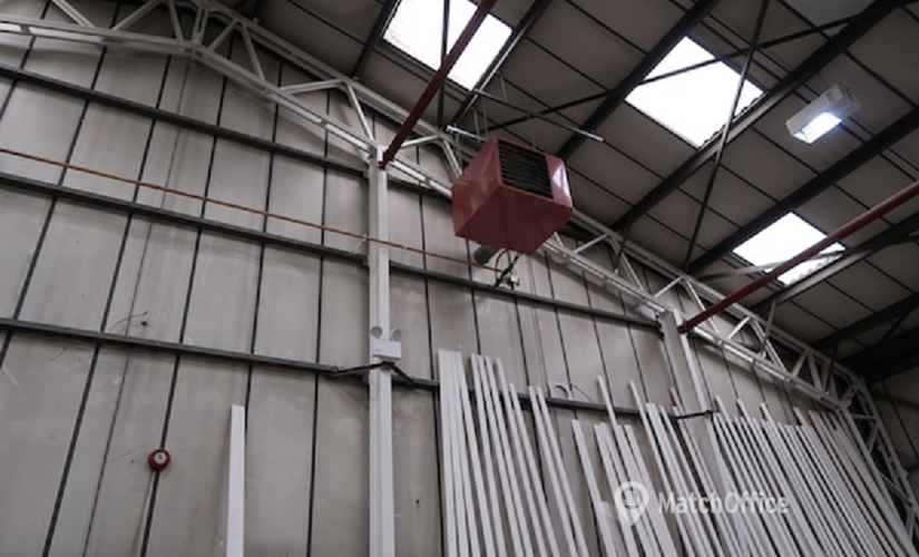 280 m² Commercial warehouse up for rent in Glasgow, 60 Jessie Street (G42) - 1 | MatchOffice.com