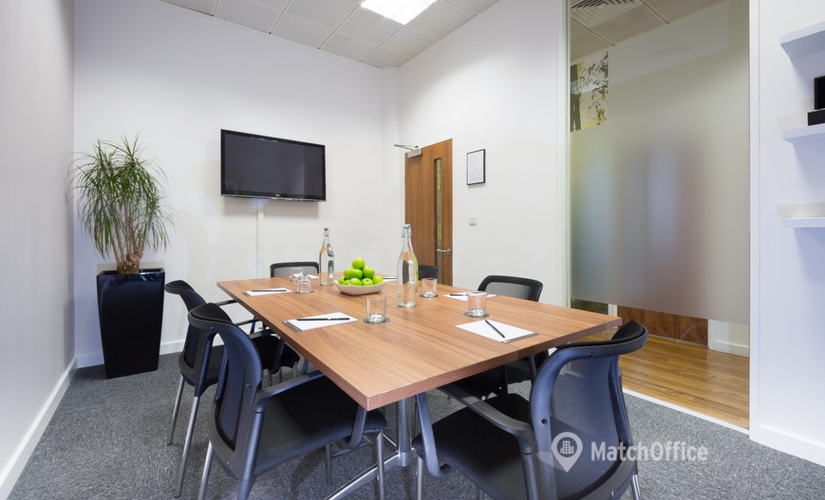 Meeting room for rent in Watford, Clarendon Road 69-71, 10 m² - MatchOffice.co.uk