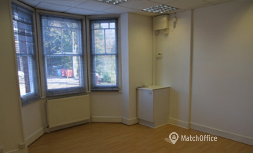 Business centre  in Hertfordshire, 42 Watling Street, 12 m² - MatchOffice.co.uk