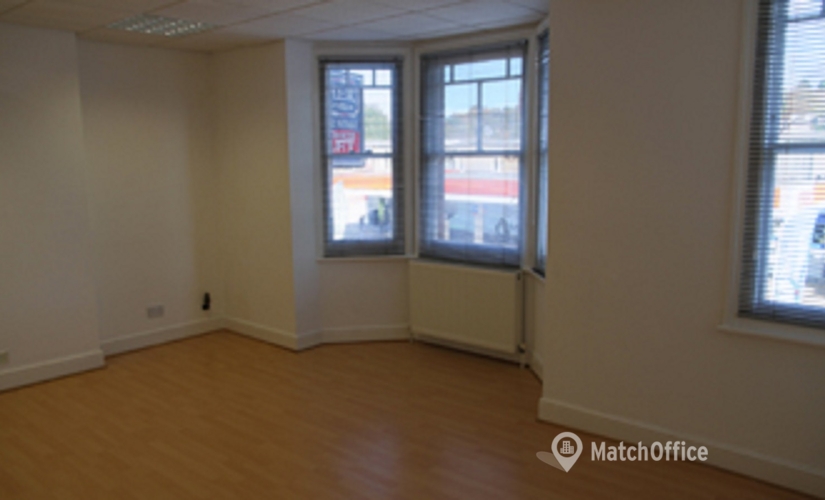 Business centre  in Hertfordshire, 42 Watling Street, 12 m² - MatchOffice.co.uk