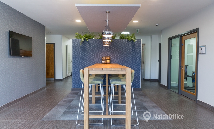 1600 m² Serviced office place up for rent in Warwickshire, Plato Close (CV34 6WE) - 0 | MatchOffice