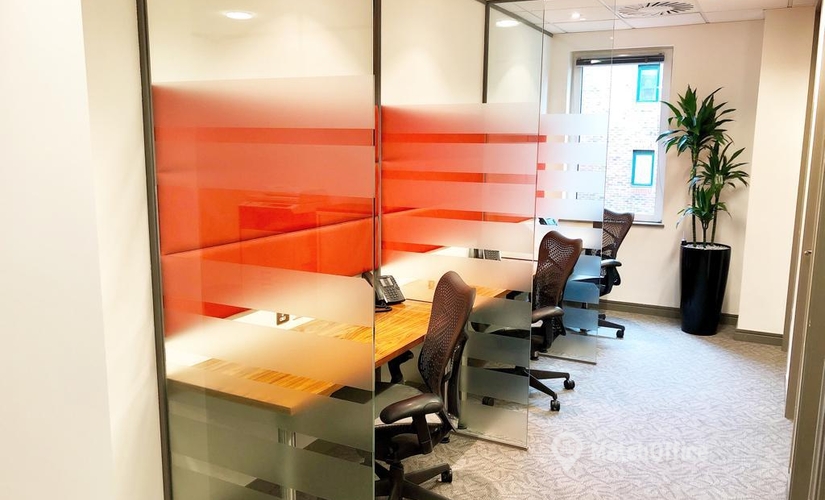 Business center  in East London, 16 Pepper St, 100 m² - MatchOffice.co.uk