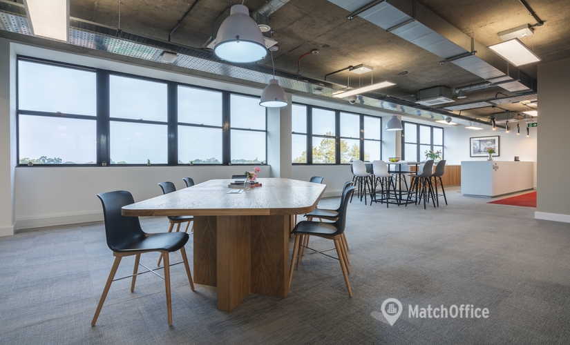 Business center 100 High Street N14 6BN North London