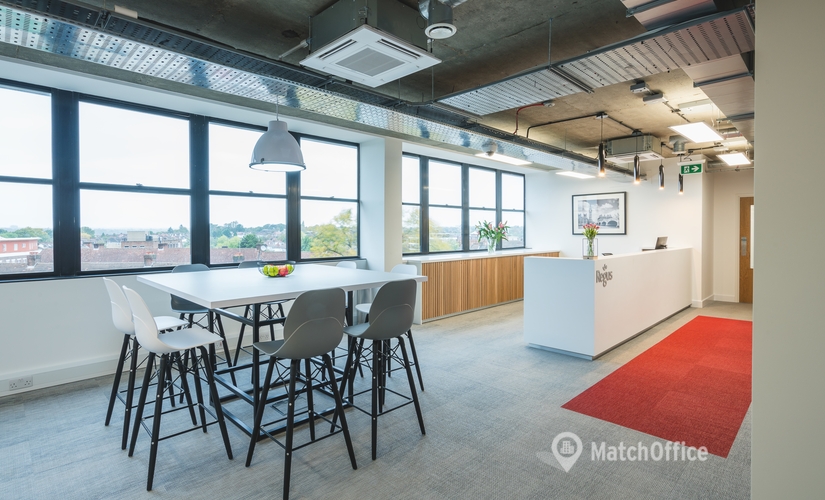  Meeting room for rent in North London, 100 High Street, 30 m² - MatchOffice.co.uk