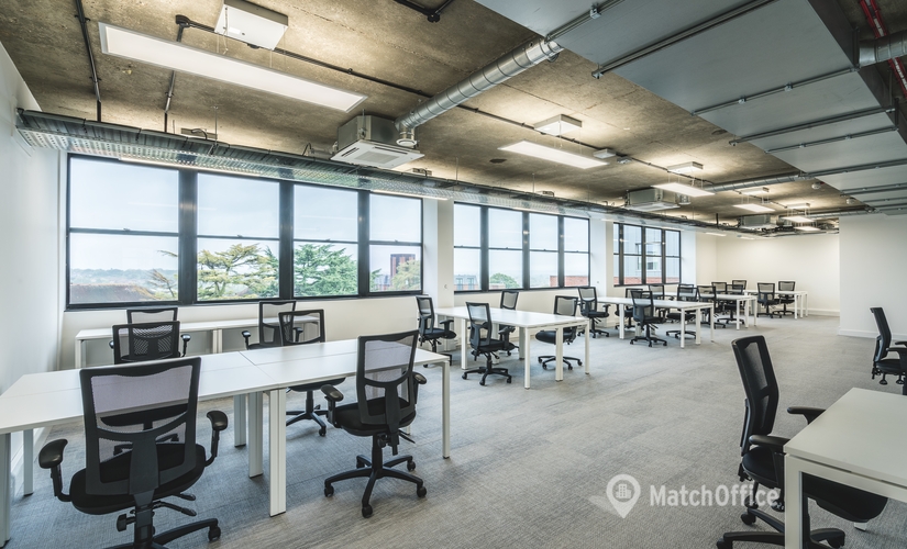 300 m² Shared workspace  in City of London, 100 High Street (N14 6BN) - 0 | MatchOffice.com