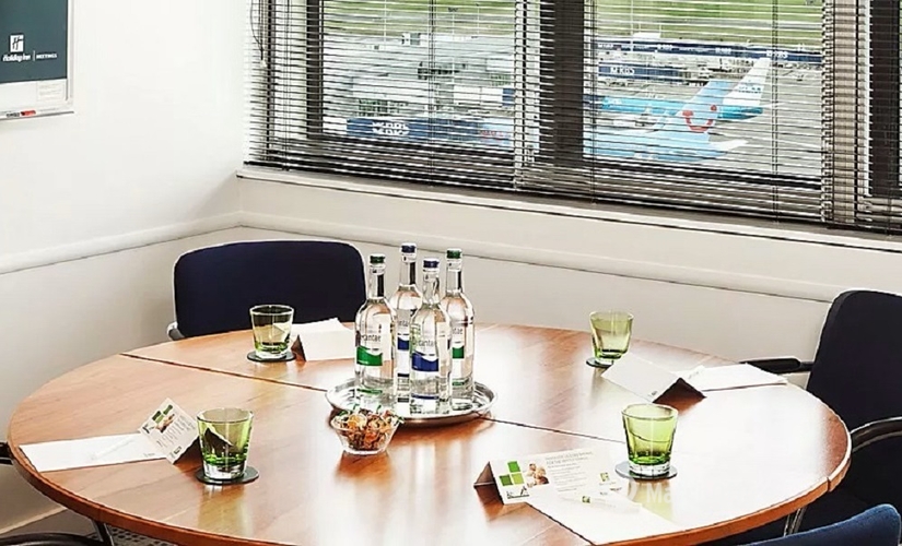 Conference venues in Glasgow, Abbotsinch, 20 m² - MatchOffice.co.uk