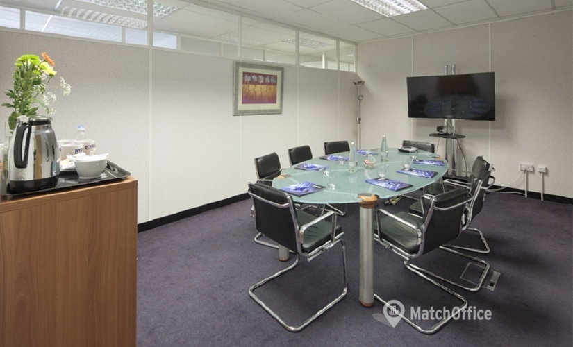 300 m² Business park property up for rent in Watford, CP House Business Centre (WD25 8HP) - 2 | MatchOffice
