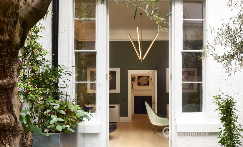 Business center 17 Portland Place W1B The City of London