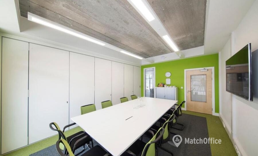 10 m² Business park place for rent in West Sussex, Terminus Road (PO19 8FY) - 1 | MatchOffice.com