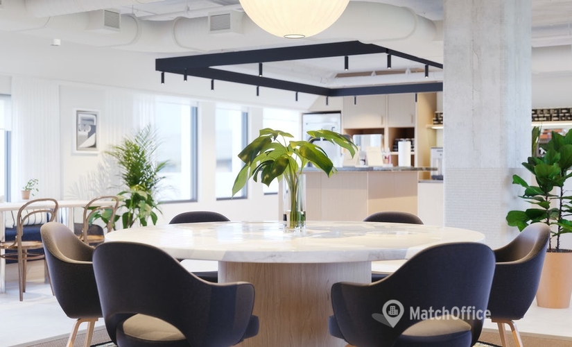 40 m² Business center place available to rent in City of London, Long Acre 22 (WC2E 9LY) - 1 | MatchOffice