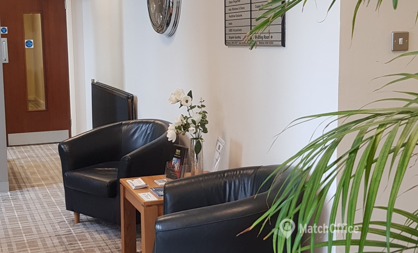44 m² Business space in High Wycombe, Wellington Road (HP12 3PR) - 2 | MatchOffice.com