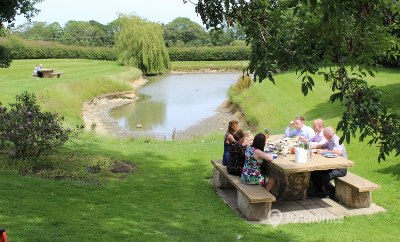 Meeting room hire in Leeds City Centre, Swillington Common Farm, 40 m² - MatchOffice.co.uk
