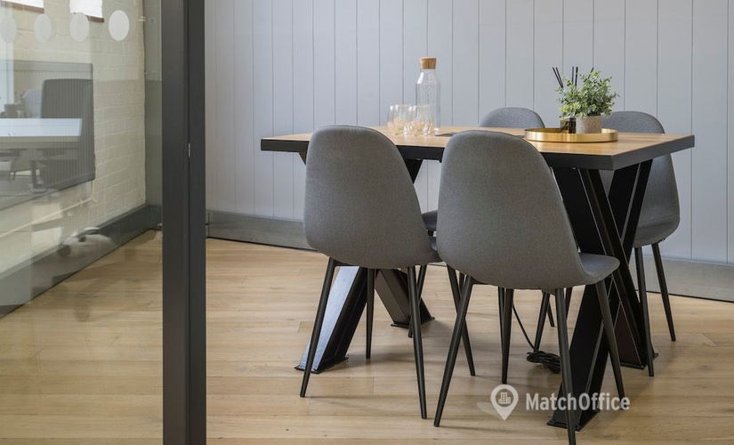 Business center Saint John Street 300 EC1V 4PA The City of London