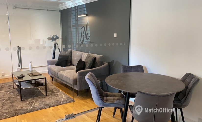 Business center 79a Grapes House, Esher High Street KT10 9QA Surrey