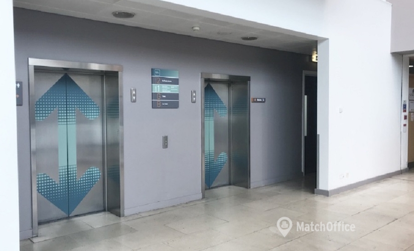 Business centre  in Epsom, Epsom Square, 300 m² - MatchOffice.co.uk