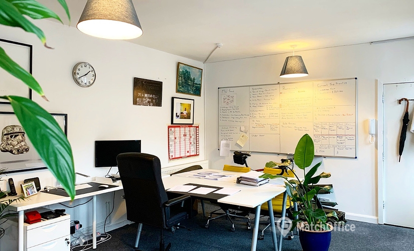 Business centre  in The City of London, 11 Palace Court, 300 m² - MatchOffice.co.uk