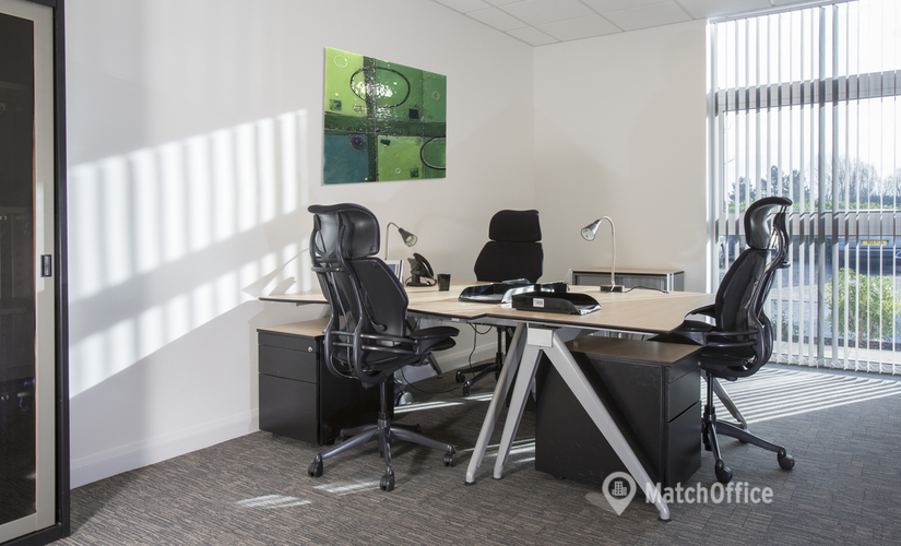 10 m² Shared workspace in Birmingham Centre, Solihull Parkway 1310 (B37 7YB) - 2 | MatchOffice.com