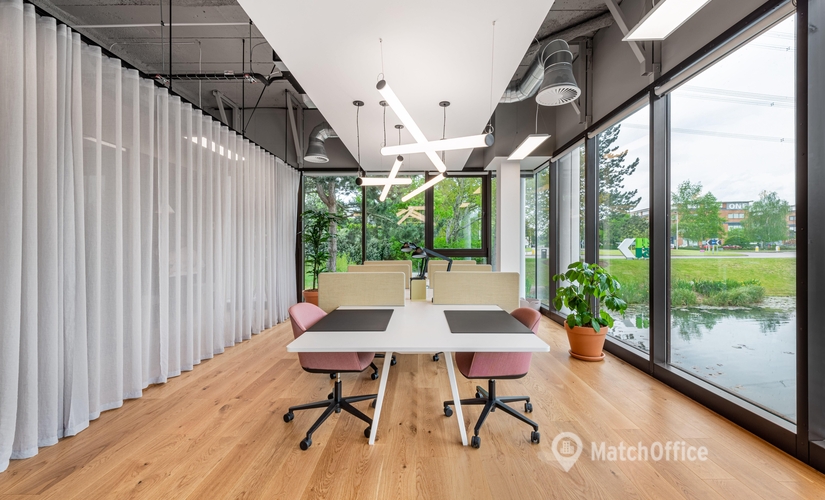 Business center Arlington Business Park, Waterside Drive RG7 4SA Reading