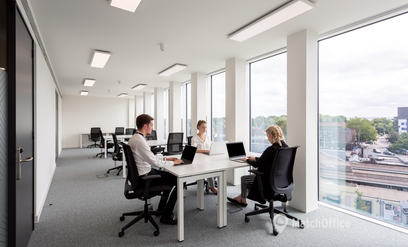 100 m² Serviced office in Woking, Albion House High Street (GU21 6BG) - 2 | MatchOffice.com