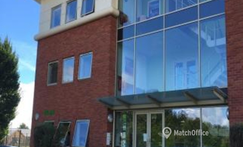 12 m² Convention center in Hampshire, Aerodrome Road (PO13 0FQ) - 1 | MatchOffice.com