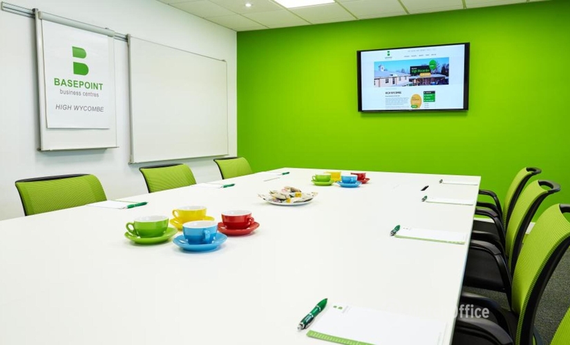 Meeting room hire in Buckinghamshire, Lincoln Road, 12 m² - MatchOffice.co.uk