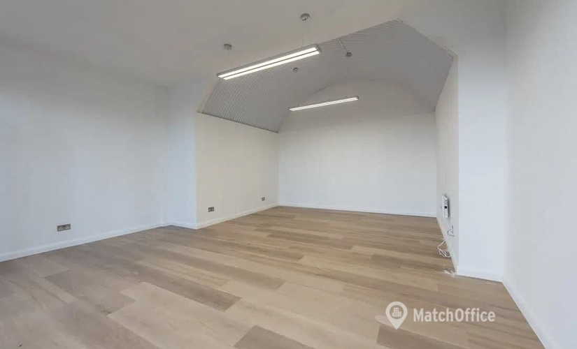 Business center Endeaviur Way, Archway Close SW19 8UL South London