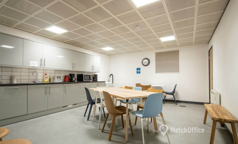 12 m² Business park in Hampshire, Basing View (RG21 4HG) - 4 | MatchOffice.com