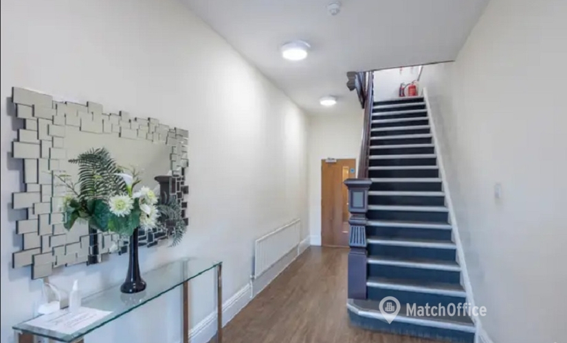 Business centre in Birmingham Centre, 1229-1335 Stratford Road, 200 m² - MatchOffice.co.uk