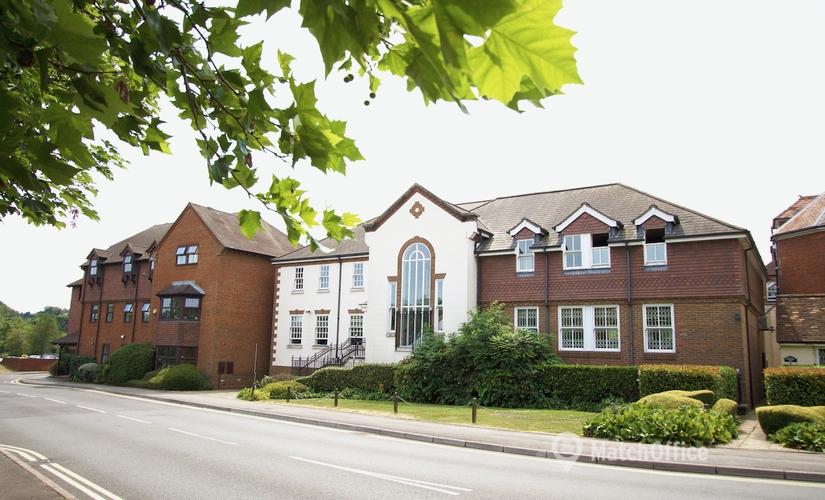 100 m² Business park in Farnham,  Eastgate East Street (GU9 7UD) - 1 | MatchOffice.com