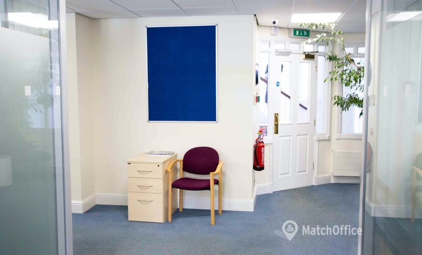 100 m² Business space in Farnham,  Eastgate East Street (GU9 7UD) - 2 | MatchOffice