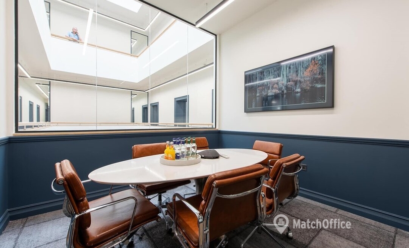 Business center 70 Pall Mall, St James's SW1Y 5NQ The City of London
