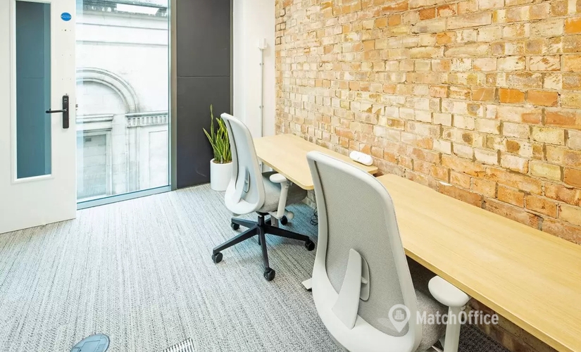 Business centre  in Manchester, Windmill Green, 2000 m² - MatchOffice.co.uk