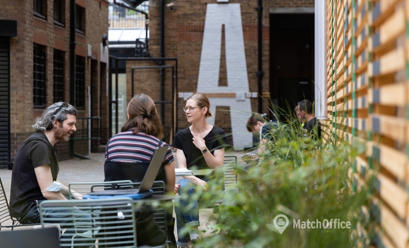 Business centre in Central London, Hatchard Road, 520 m² - MatchOffice.co.uk