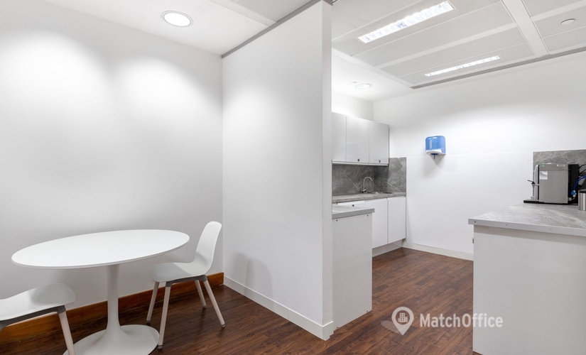 50 m² Shared workspace  in West London, 5 Kew Road (TW9 2PR) - 1 | MatchOffice