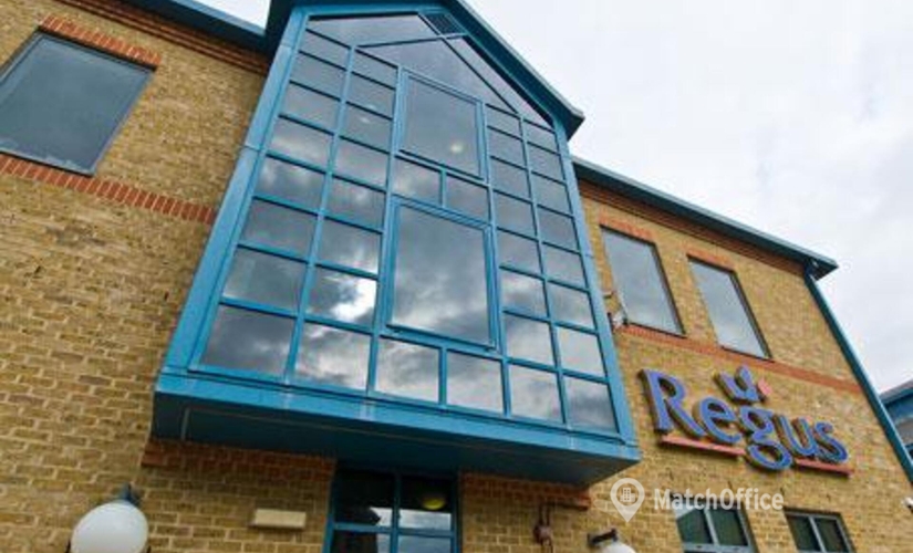 100 m² Conference center in Surrey, Knyvett House (TW18 3BA) - 2 | MatchOffice
