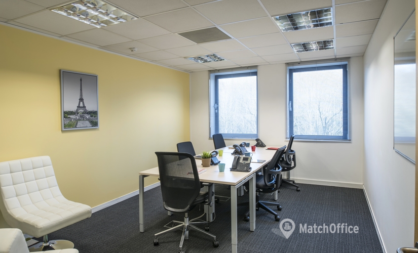 100 m² Conference hall in Cardiff, Malthouse Avenue (CF23 8RD) - 1 | MatchOffice.com