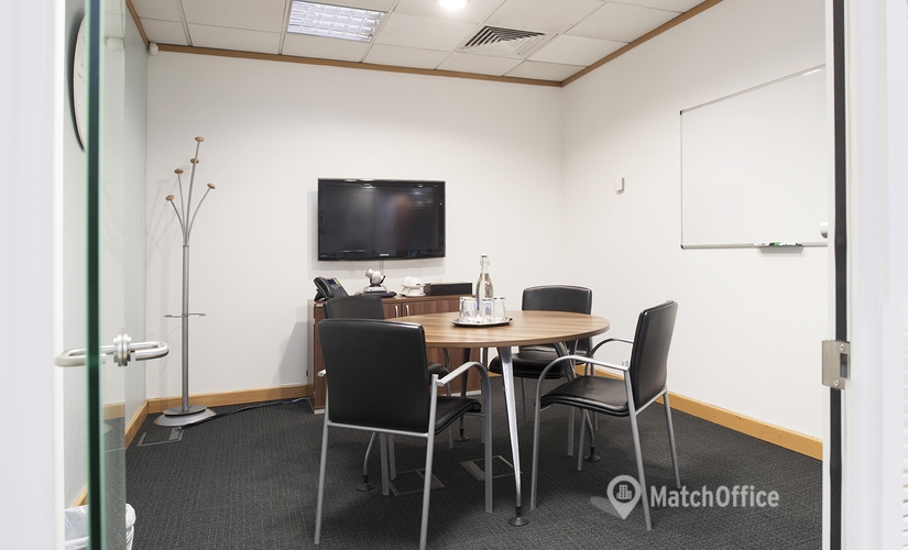 21 m² Meeting room in Windsor, 59-60 Thames Street (SL4 1TX) - 4 | MatchOffice