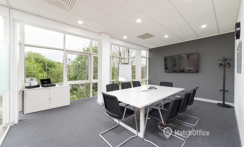  Meeting room for rent in West Yorkshire, East Suite Waterfront, 100 m² - MatchOffice.co.uk