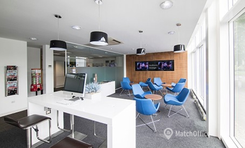  Meeting room hire in Melksham, Hampton Park West, 100 m² - MatchOffice.co.uk