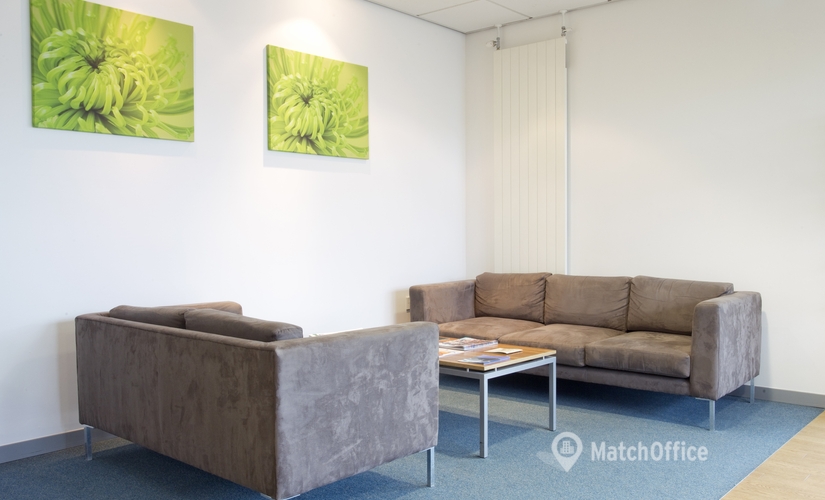 Meeting room hire in Swindon, Rivermead Drive, 80 m² - MatchOffice.co.uk