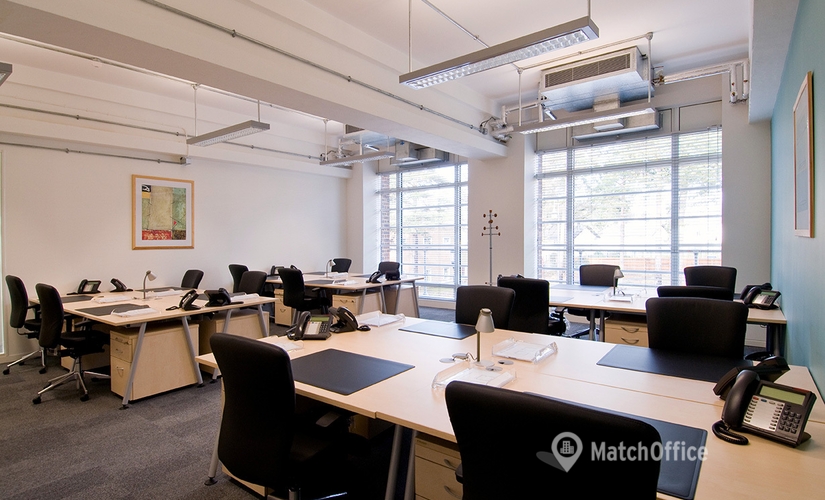 Meeting room in Farnborough, The Hub, 30 m² - MatchOffice.co.uk