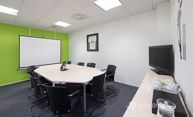 Business centre in Essex, Thremhall Avenue, 110 m² - MatchOffice.co.uk