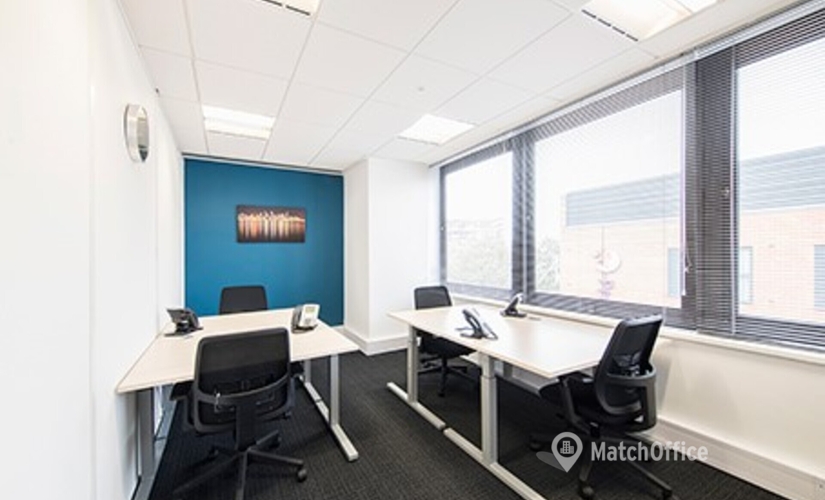 Business centre in Essex, Thremhall Avenue, 110 m² - MatchOffice.co.uk