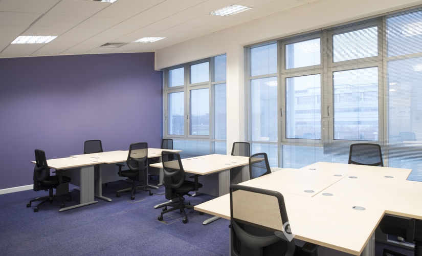 Meeting room for rent in Edinburgh, 10 Lochside Place, 20 m² - MatchOffice.co.uk