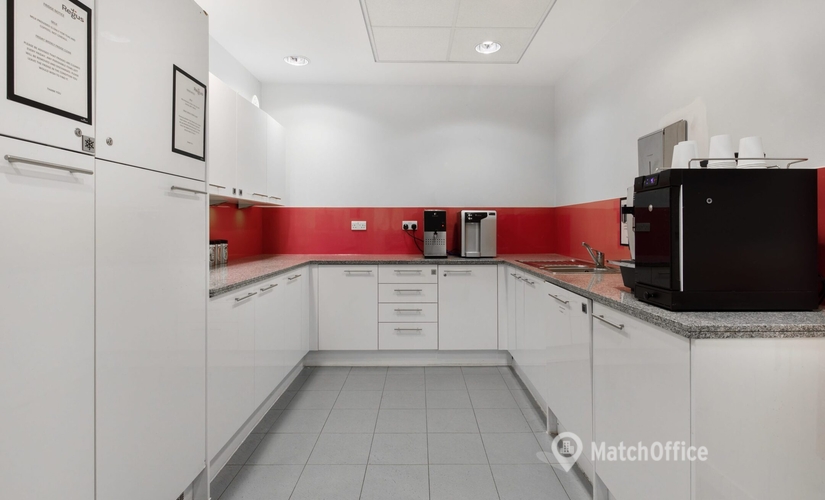 Meeting room in West London, College Road 79, 100 m² - MatchOffice.co.uk