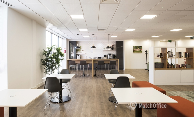 100 m² Conference room in High Wycombe, Aston Court (HP11 1JU) - 1 | MatchOffice.com