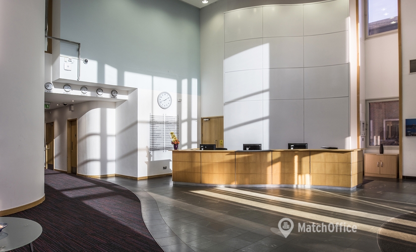  Meeting room for rent in West London, Bath Road 450, 100 m² - MatchOffice.co.uk