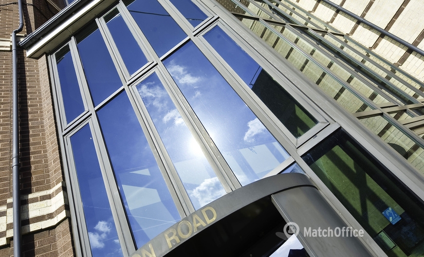 Meeting room in Barking, Jhumat House, 30 m² - MatchOffice.co.uk